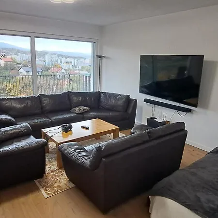 Luxury Penthouse With Free Parking *