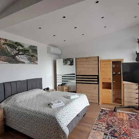 Luxury Penthouse With Free Parking Appartement *